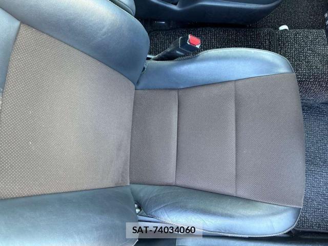 Toyota SIENTA 2018-10 8652706-11