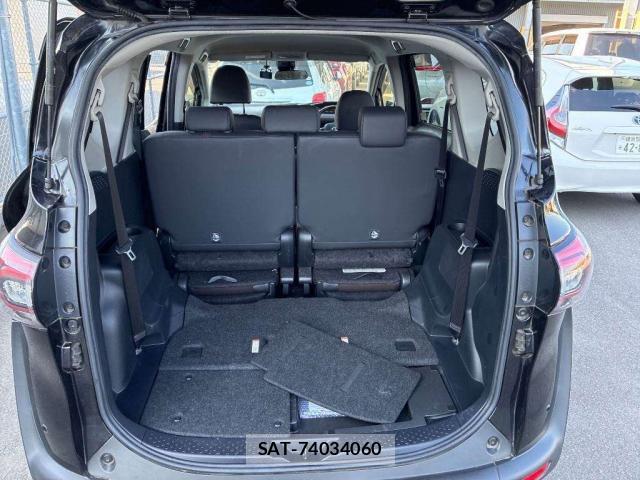 Toyota SIENTA 2018-10 8652706-7