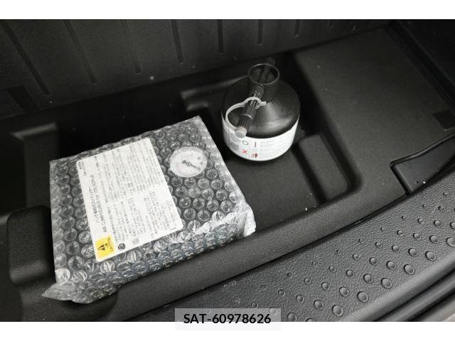 Toyota SIENTA 2021-07 8652891-13