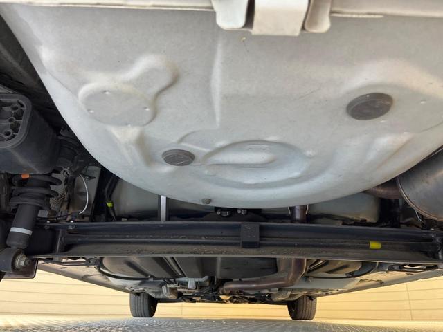 Toyota SIENTA 2018-06 8652991-18