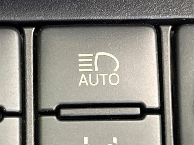 Toyota SIENTA 2018-06 8652991-6