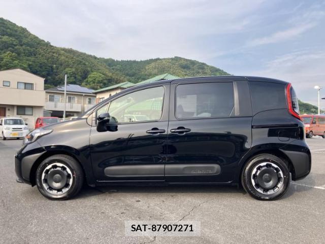 Toyota SIENTA 2026-03 8653122-1