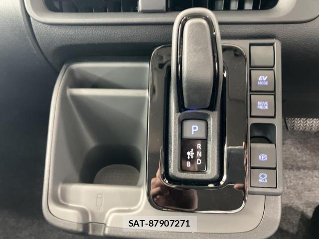 Toyota SIENTA 2026-03 8653122-17