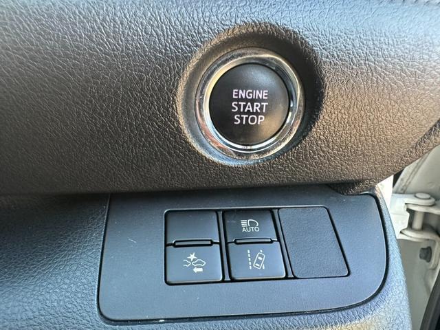 Toyota SIENTA 2017-12 8653233-12