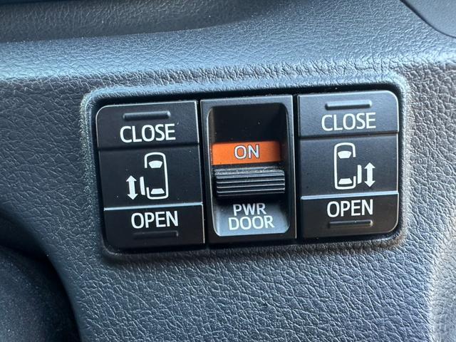 Toyota SIENTA 2017-12 8653233-13