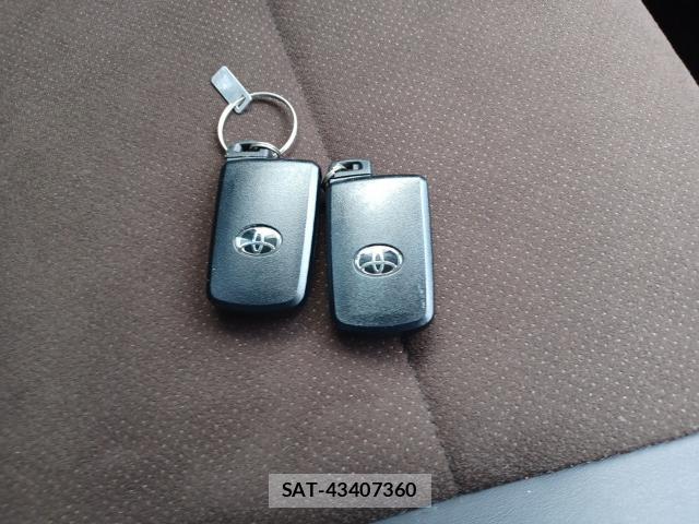 Toyota SIENTA 2019-08 8653430-14