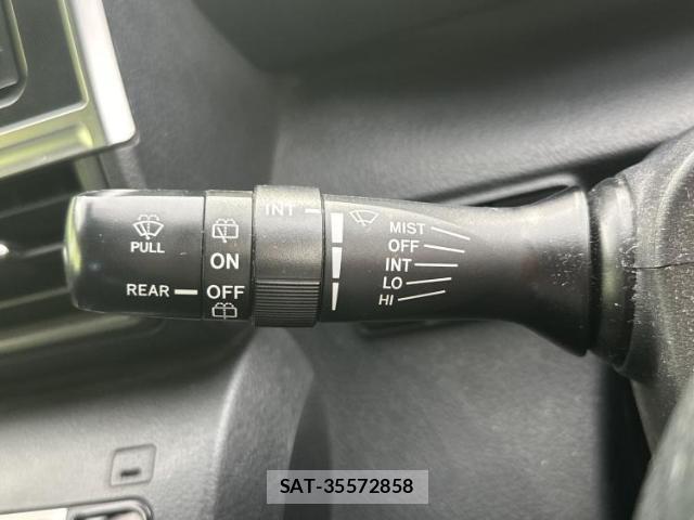Toyota SIENTA 2017-07 8653453-16