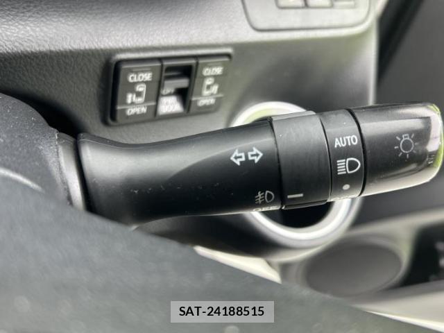 Toyota SIENTA 2016-06 8653571-13