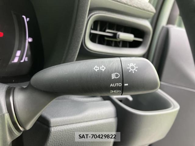 Toyota SIENTA 2025-08 8653611-15