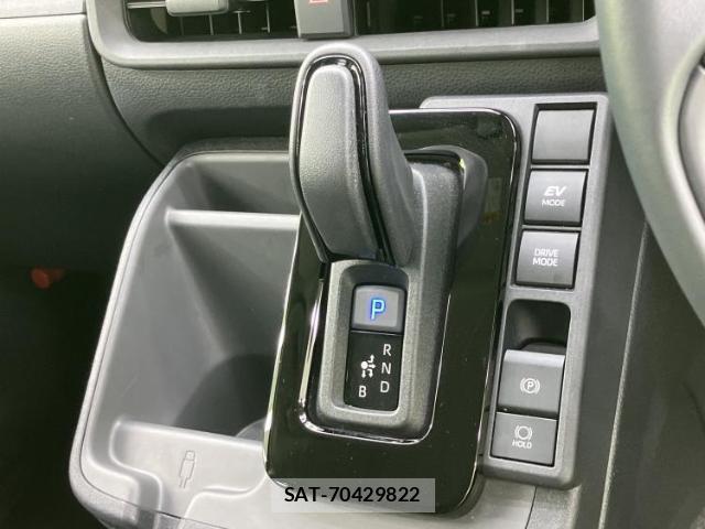 Toyota SIENTA 2025-08 8653611-17