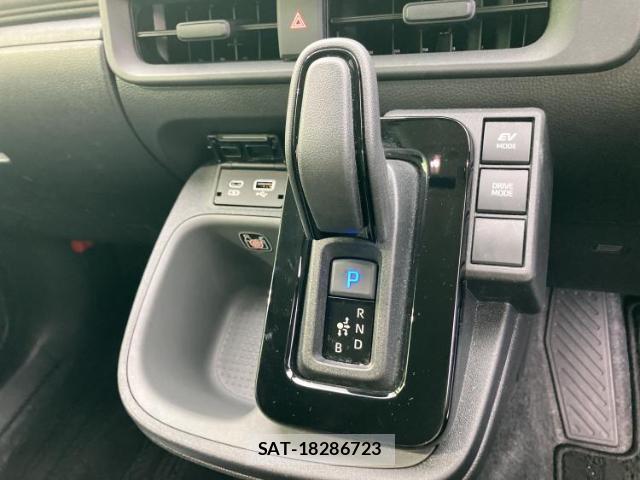 Toyota SIENTA 2024-07 8653638-17