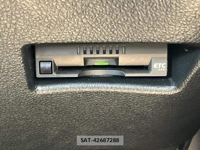 Toyota SIENTA 2022-02 8653725-17
