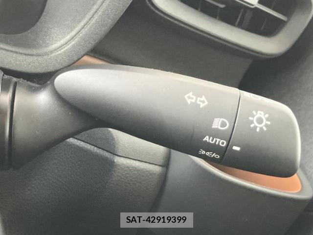 Toyota SIENTA 2023-02 8653737-15