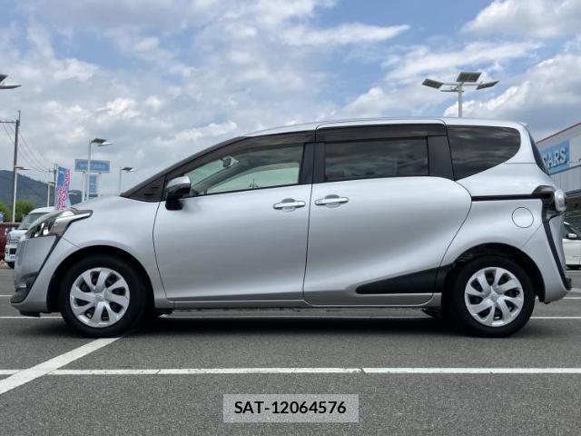 Toyota SIENTA 2016-10 8653809-1