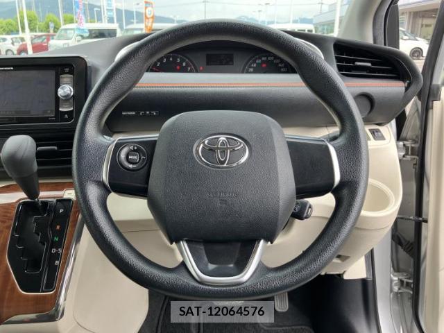 Toyota SIENTA 2016-10 8653809-13