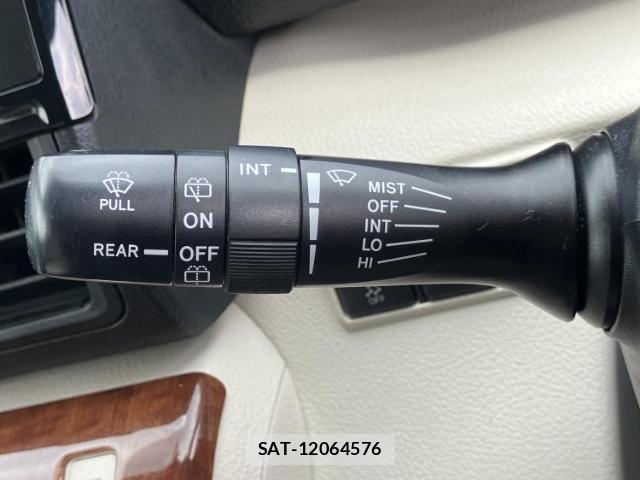 Toyota SIENTA 2016-10 8653809-15