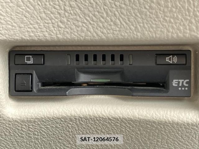 Toyota SIENTA 2016-10 8653809-17