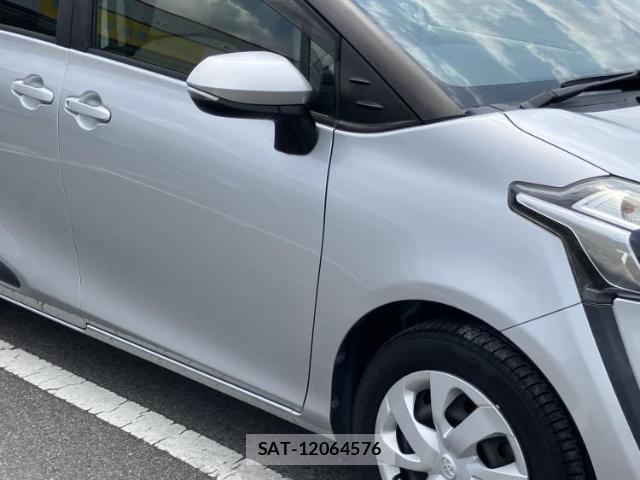Toyota SIENTA 2016-10 8653809-3