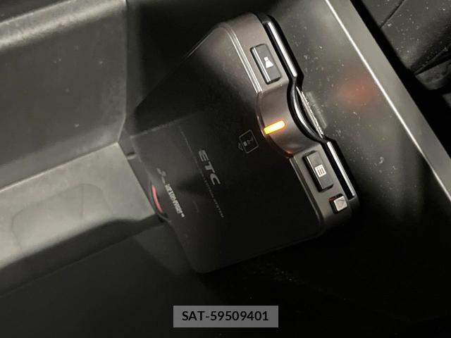 Suzuki SPACIA 2021-11 8651073-4