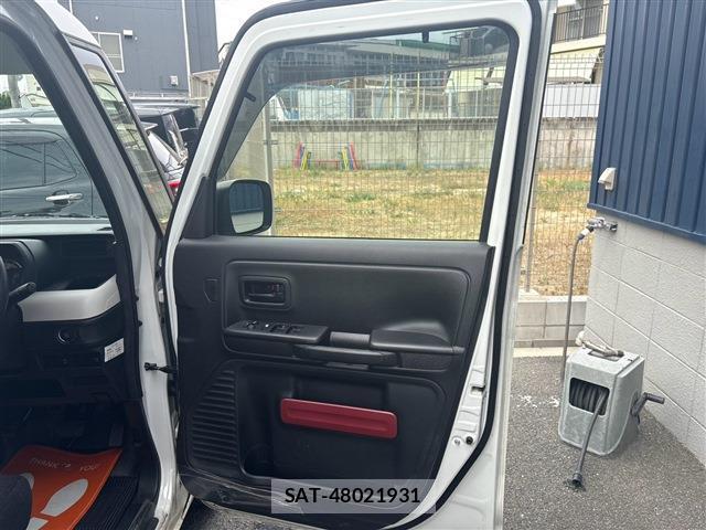 Suzuki SPACIA 2021-07 8652533-17