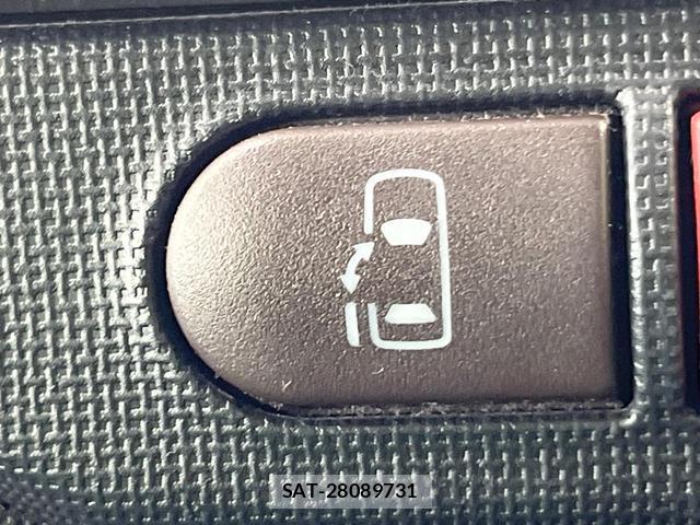 Toyota SPADE 2018-02 8648350-5