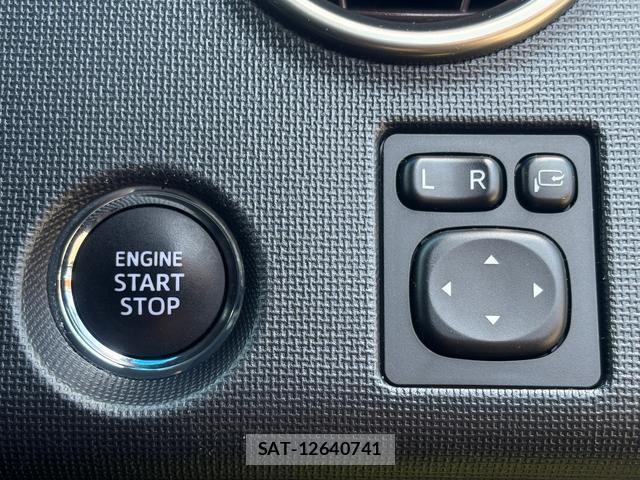 Toyota SPADE 2016-03 8649749-6