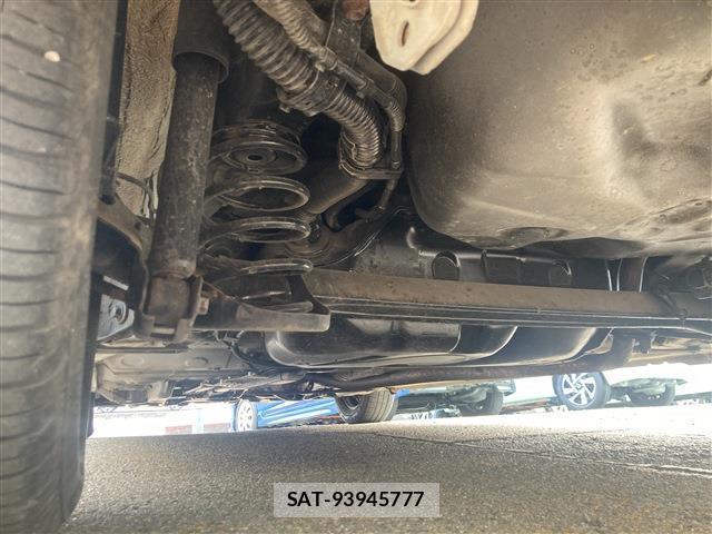 Toyota SPADE 2013-06 8650077-15