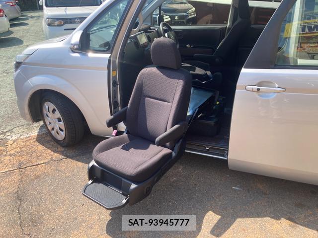Toyota SPADE 2013-06 8650077-4