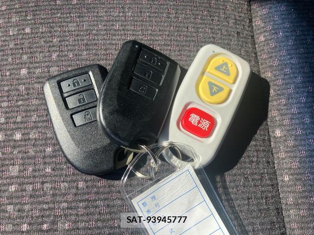 Toyota SPADE 2013-06 8650077-5