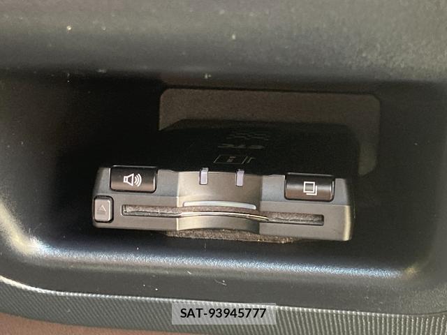 Toyota SPADE 2013-06 8650077-9