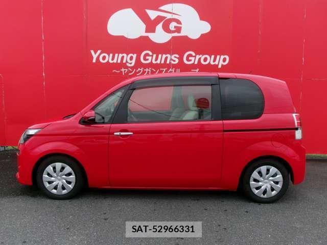 Toyota SPADE 2017-06 8653929-4