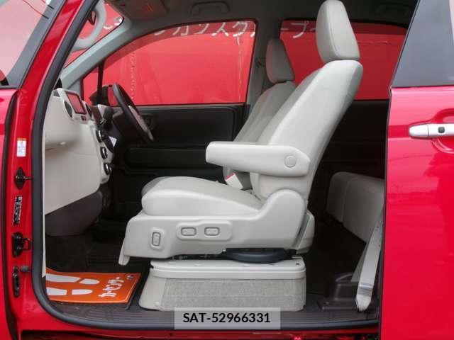 Toyota SPADE 2017-06 8653929-6