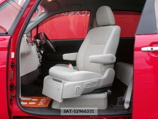 Toyota SPADE 2017-06 8653929-7