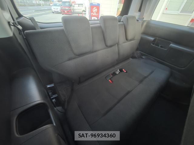 Honda e 2012-06 8646661-13