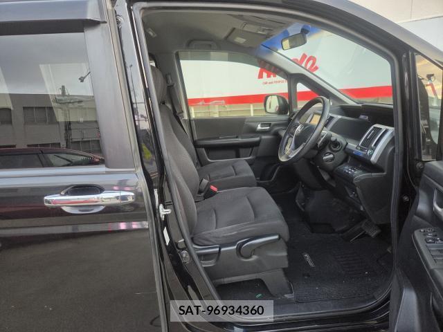 Honda e 2012-06 8646661-6