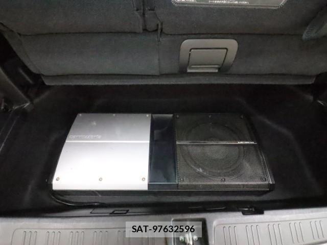 Honda e 2011-07 8647739-12