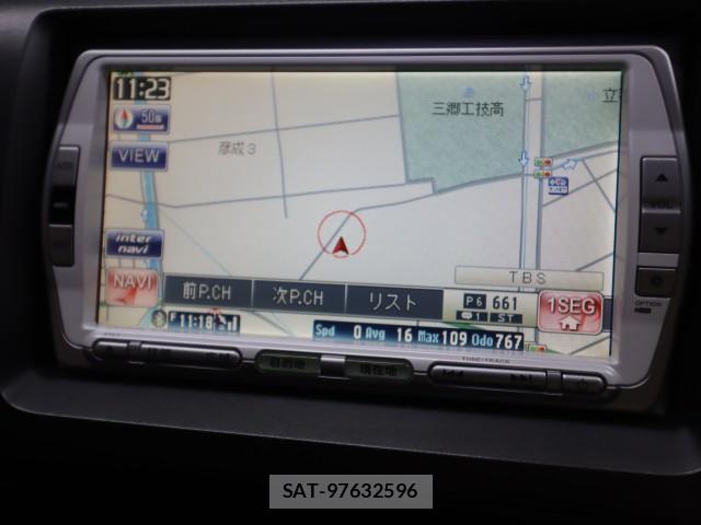 Honda e 2011-07 8647739-15