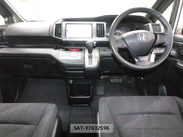 Honda e 2011-07 8647739-2