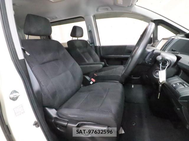 Honda e 2011-07 8647739-3