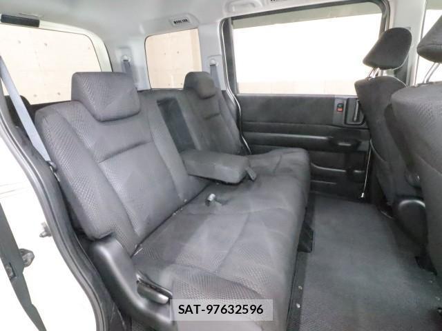 Honda e 2011-07 8647739-6
