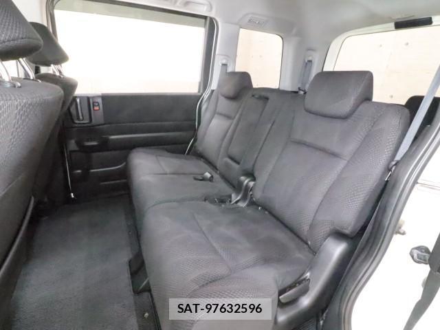 Honda e 2011-07 8647739-9