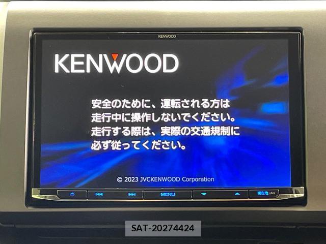 Honda e 2013-04 8647823-2