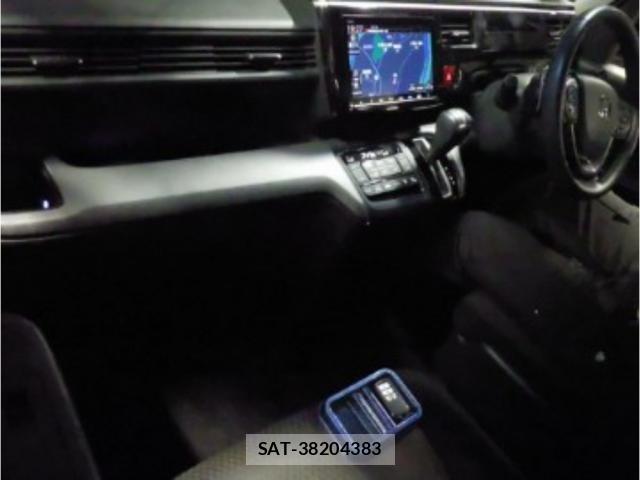 Honda e 2019-09 8648942-2