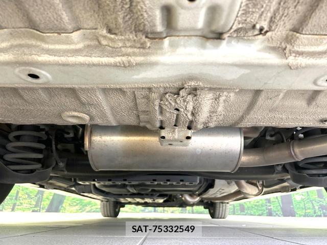 Honda e 2012-05 8649528-19