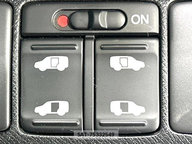 Honda e 2012-05 8649528-3