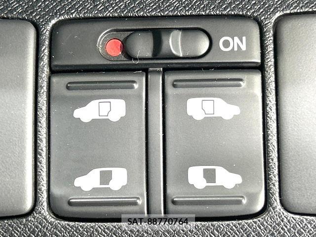 Honda e 2013-09 8649529-5