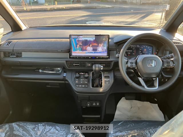 Honda e 2026-08 8649930-2