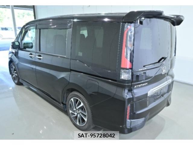 Honda e 2015-09 8650269-1