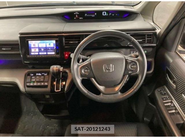 Honda e 2017-07 8650281-2