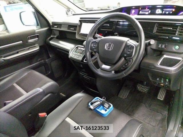 Honda e 2017-11 8650638-2